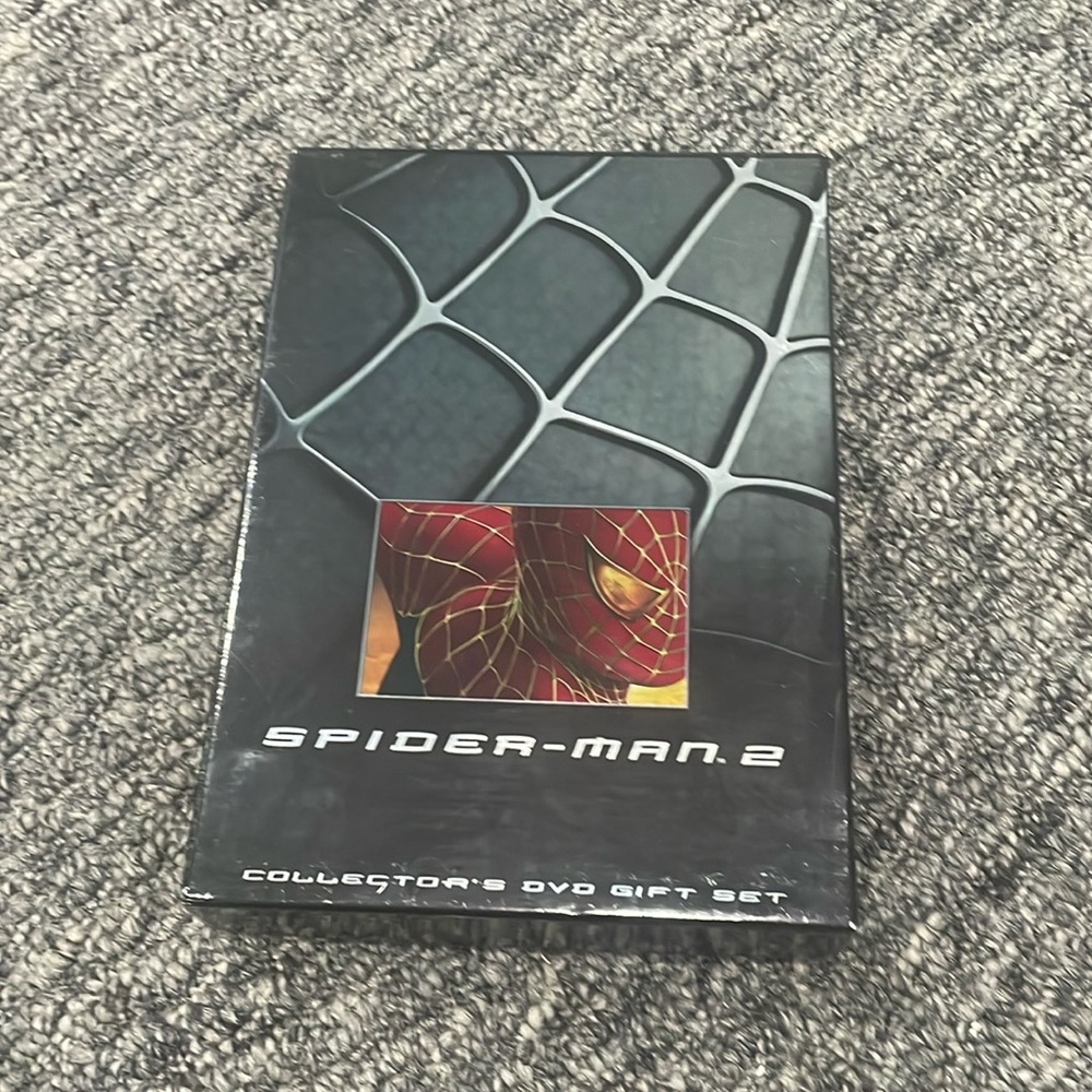 spiderman 2 collectors edition dvd with tons of goodies